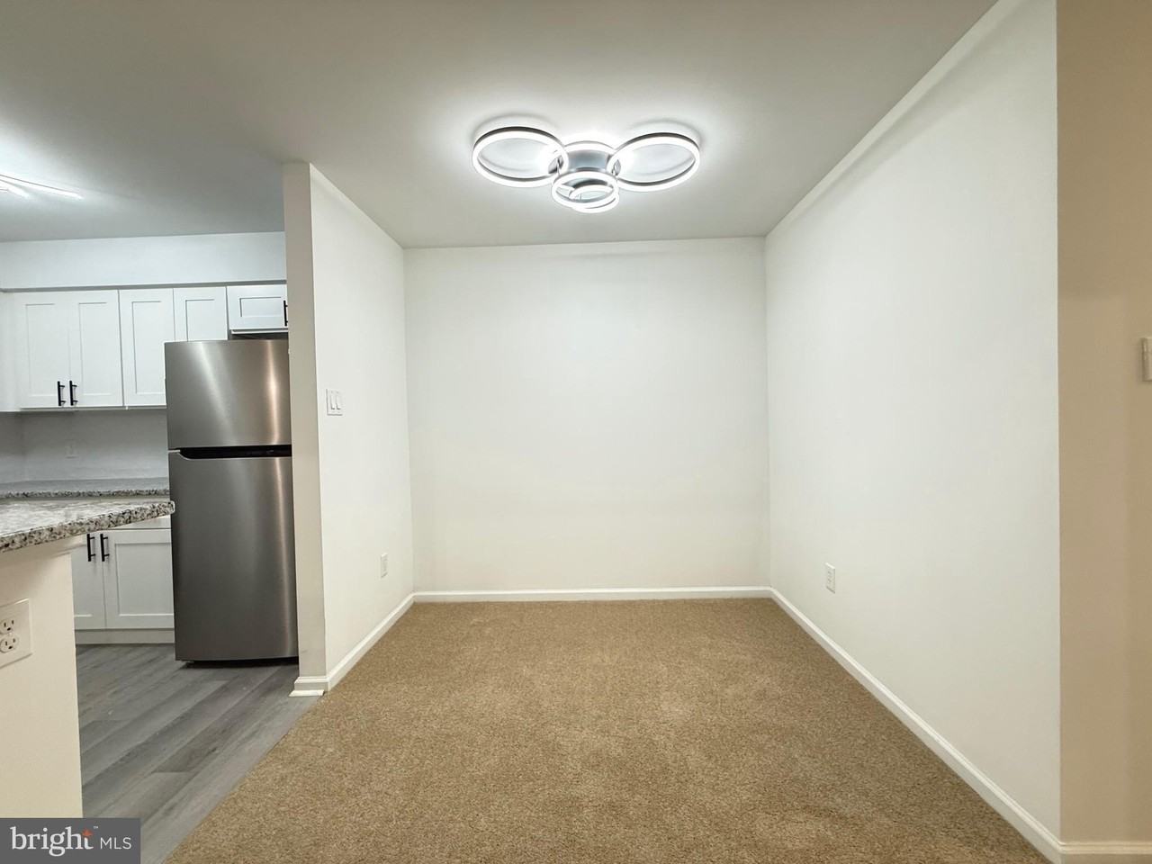 1512 Foxmeadow Cir - Photo 4 of 31