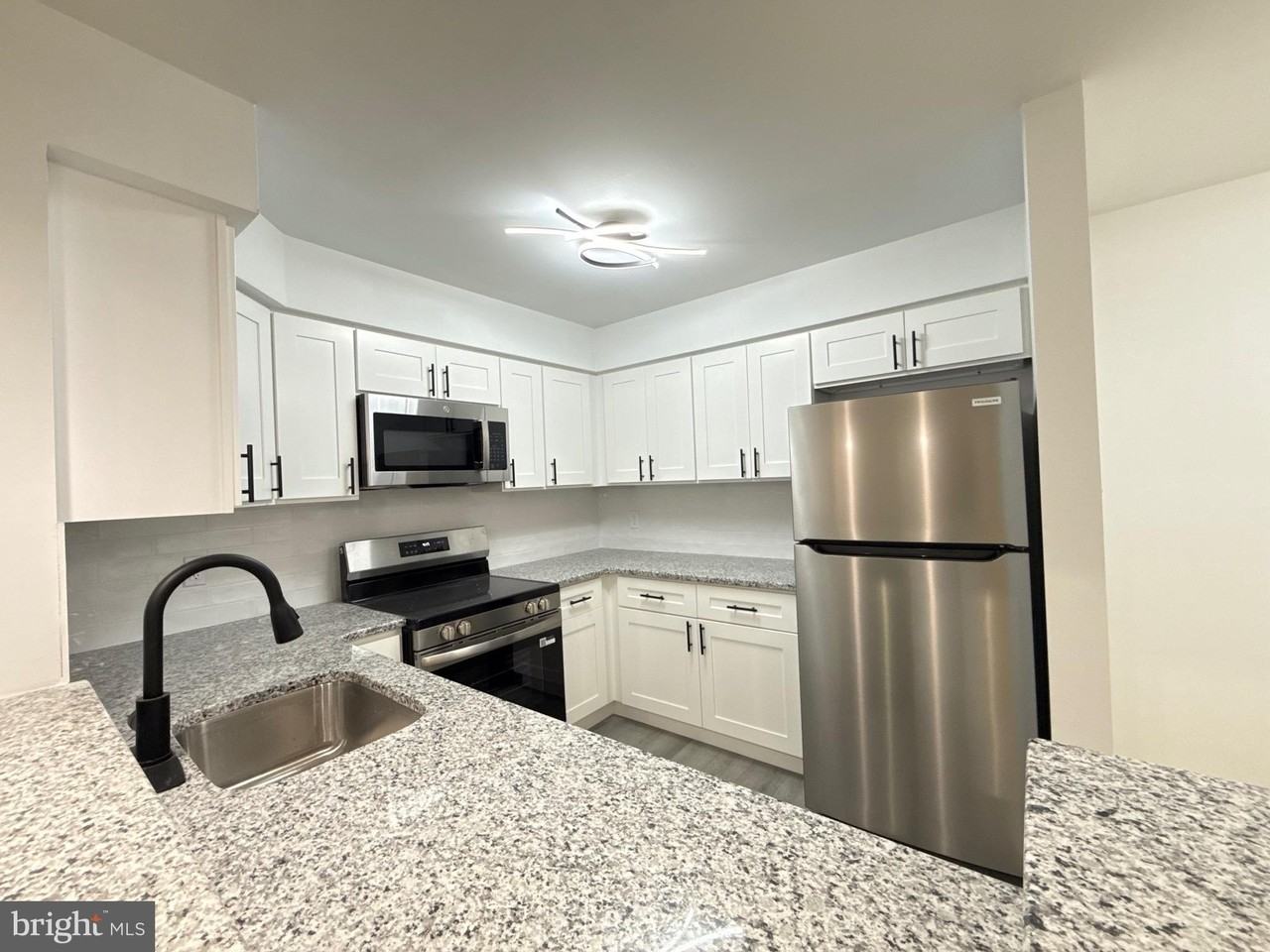 1512 Foxmeadow Cir - Photo 6 of 31