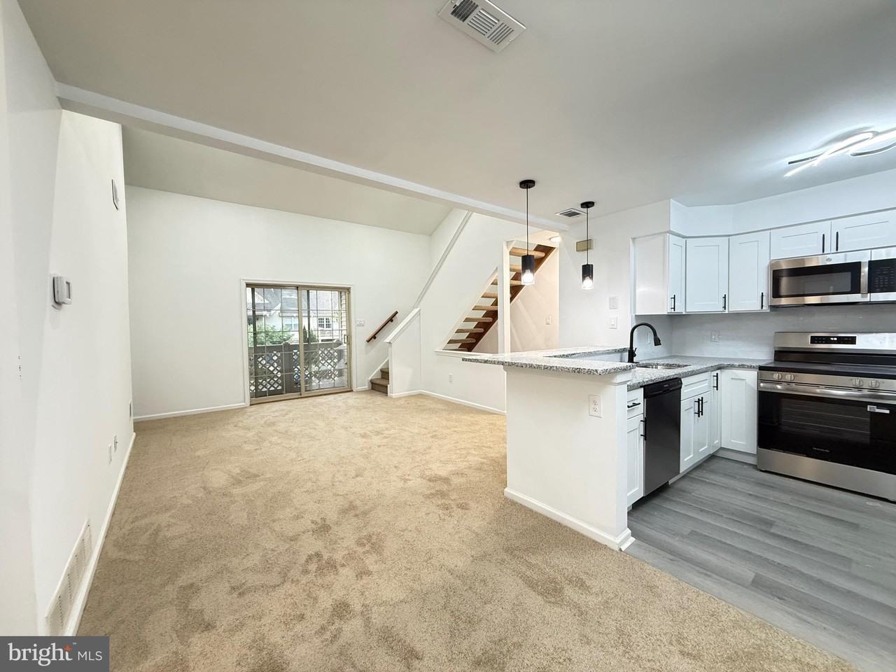 1512 Foxmeadow Cir - Photo 7 of 31