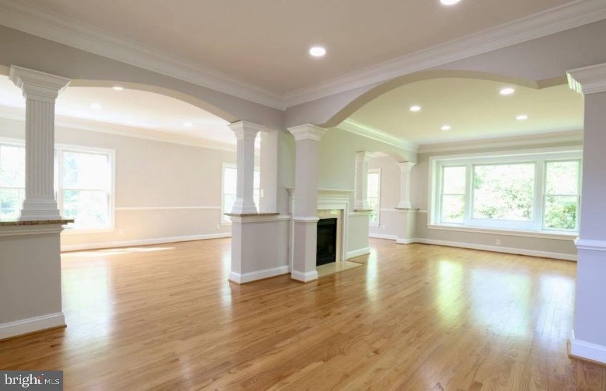 1310 Forestwood Dr - Photo 2 of 18