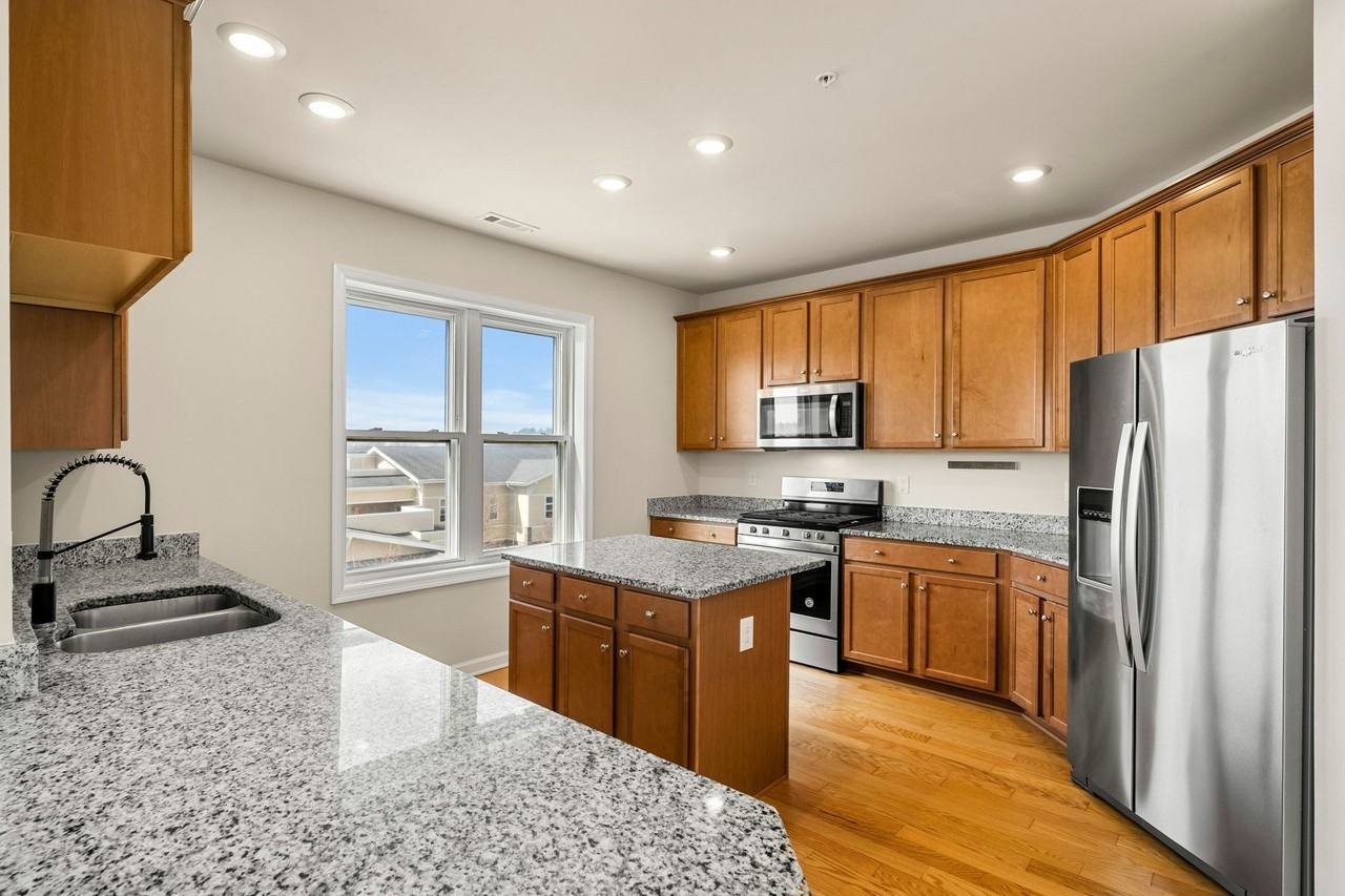 130 University Ave #1312 - Photo 7 of 24