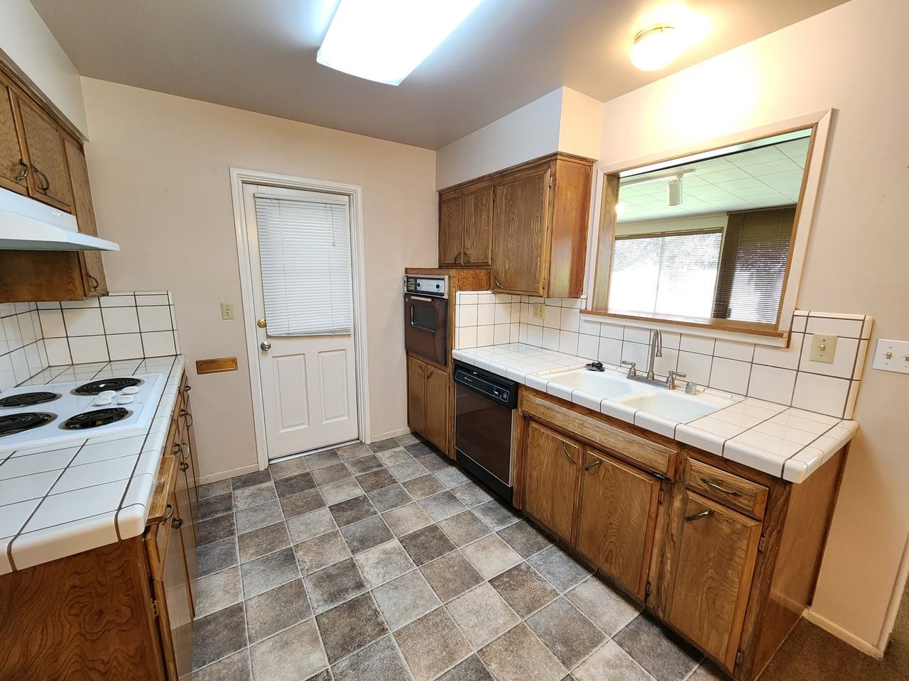 5604 Indian Wells Ave #1 - Photo 6 of 22