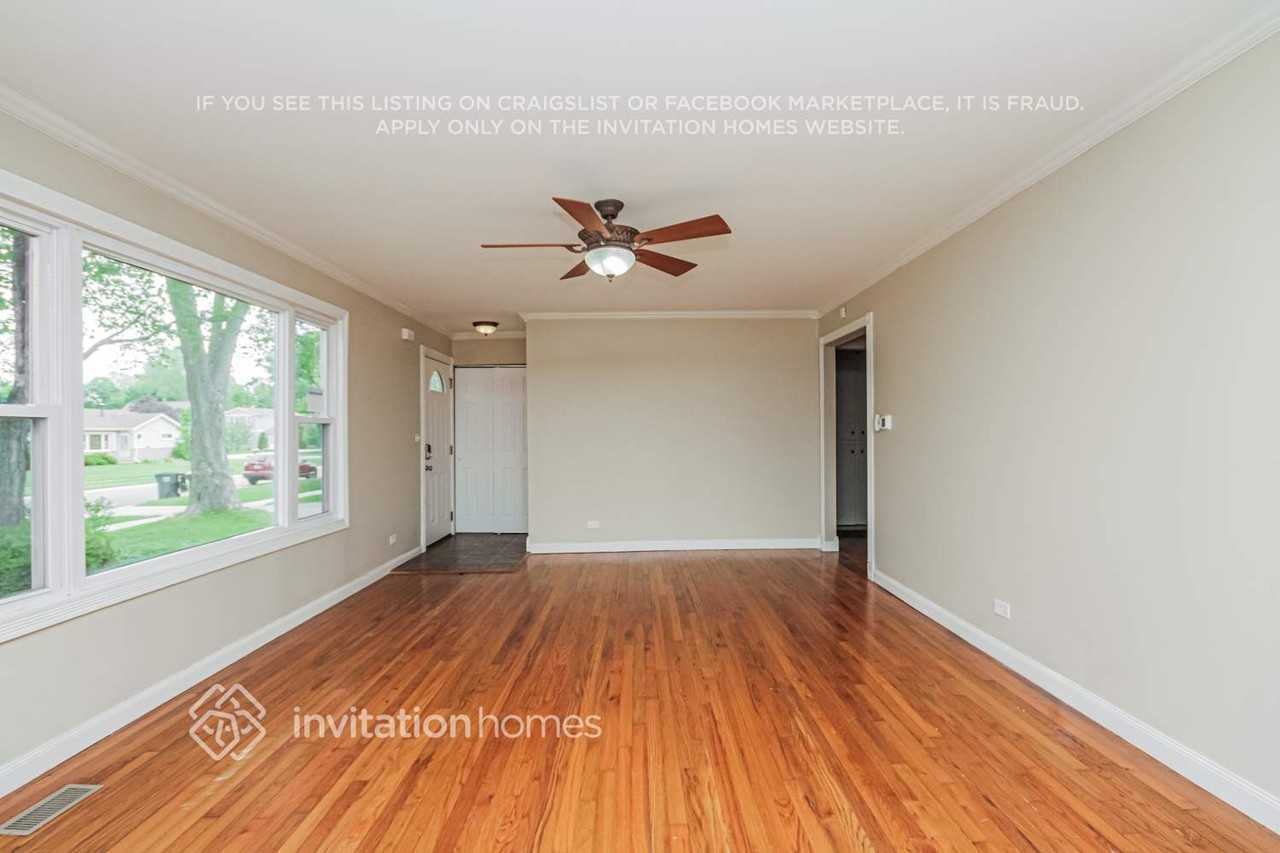 235 Batavia Ln - Photo 5 of 17