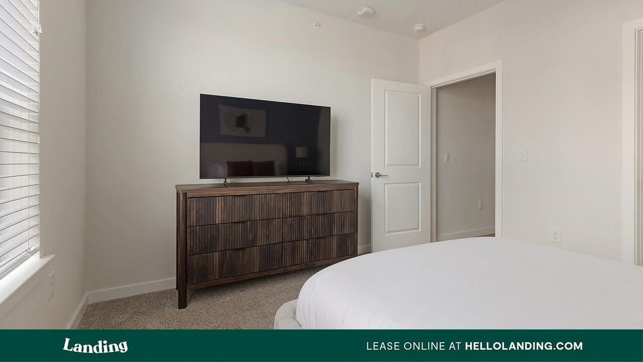 5219 Rogers Rd - Photo 7 of 50