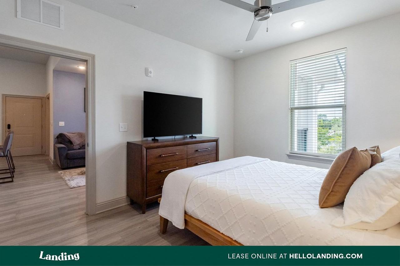 200 Mirage Ave - Photo 5 of 50