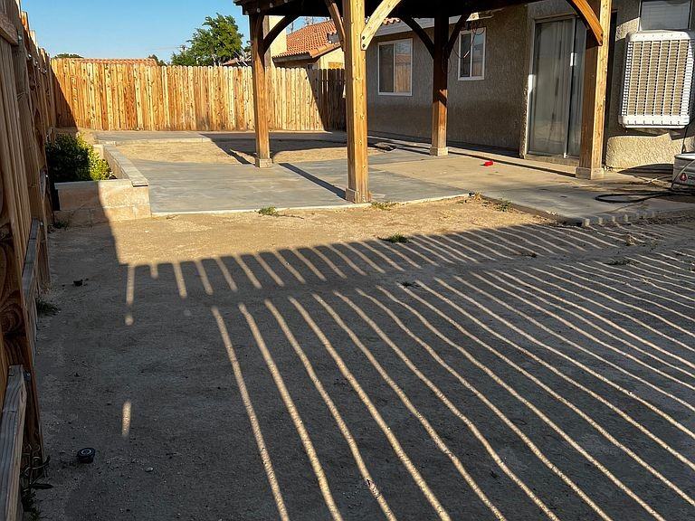 13624 Warwick Street - Photo 5 of 10