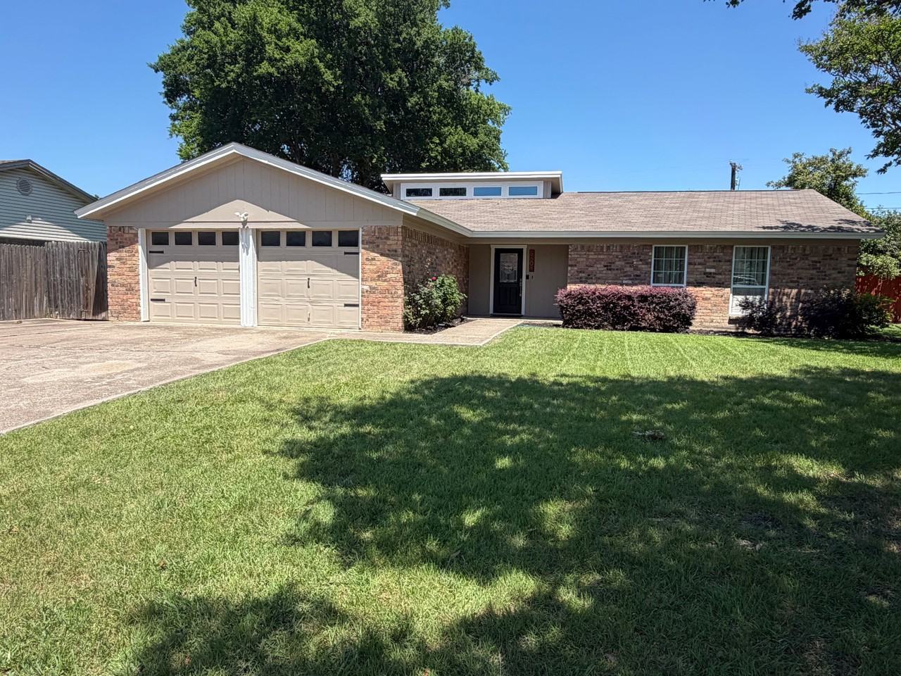 5608 Jamaica Circle - Photo 3 of 23