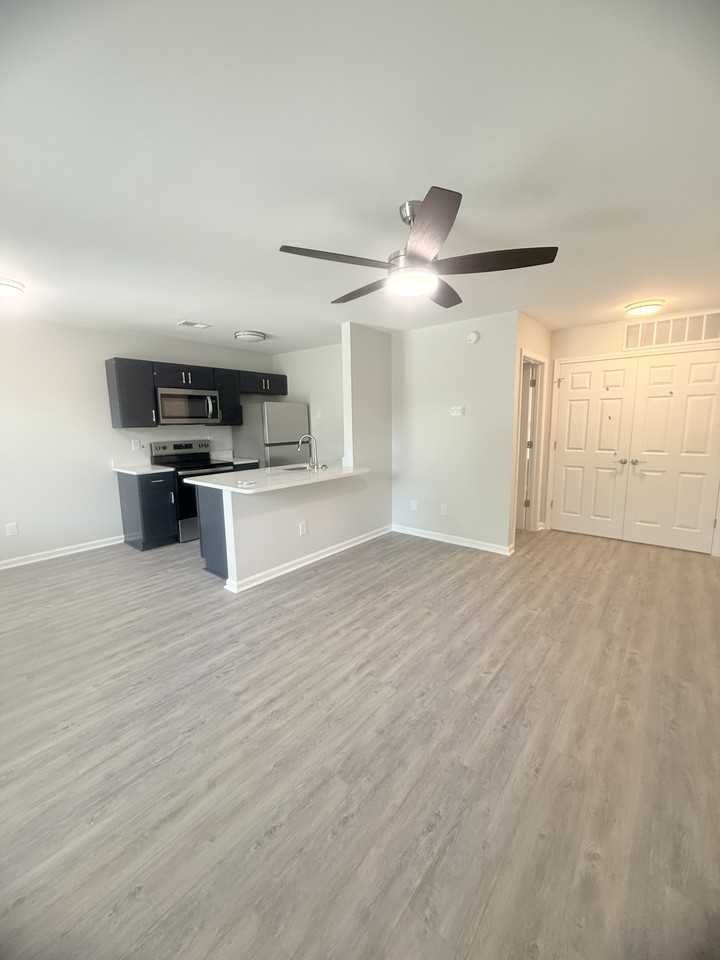803 6th Ave S #D - Photo 3 of 15