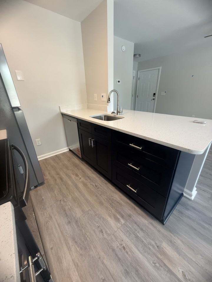 803 6th Ave S #D - Photo 5 of 15