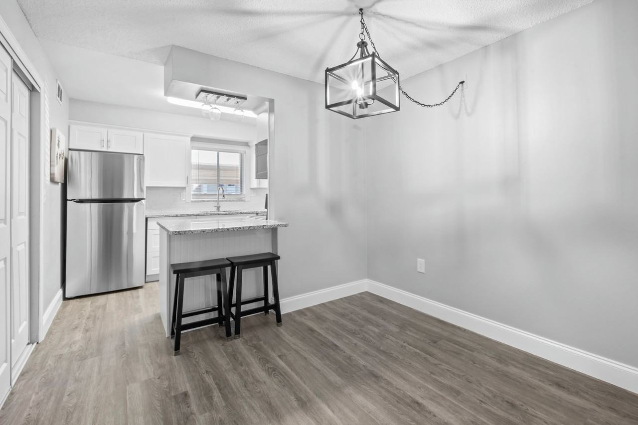 2601 Pine Lake Terrace - Photo 7 of 26