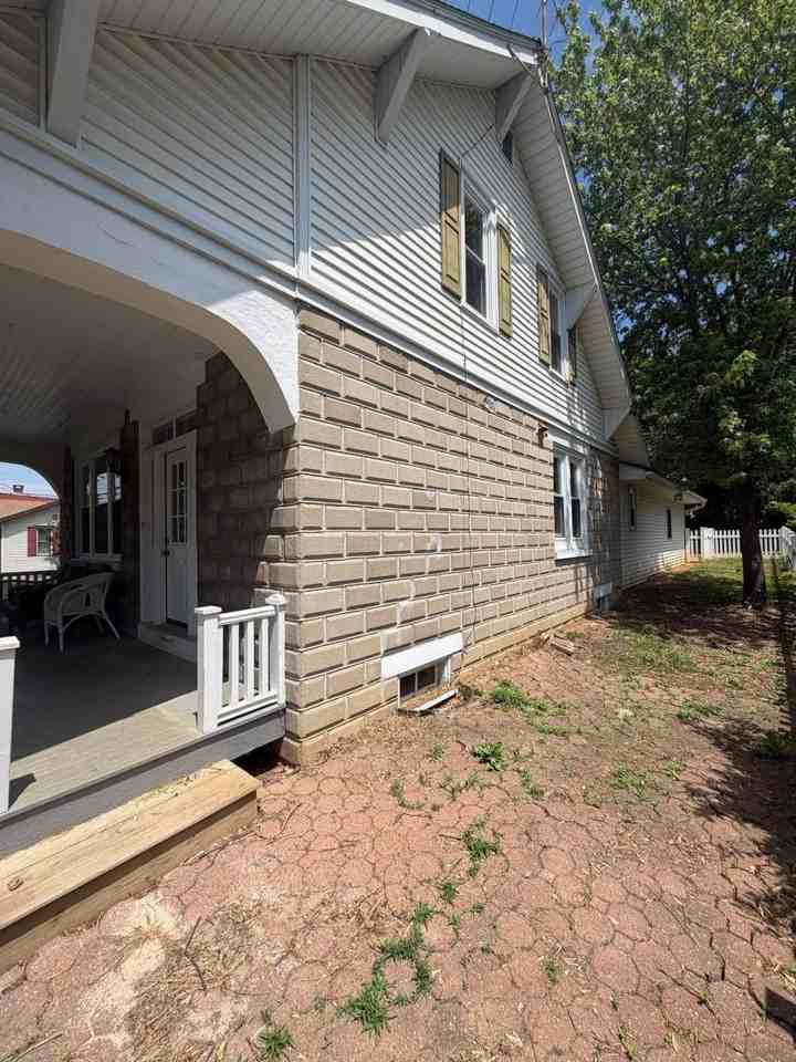 101 Roselawn Ave - Photo 2 of 10