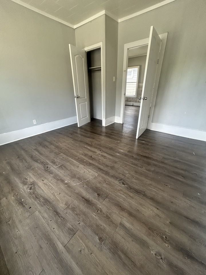 417 Moss St - Photo 4 of 11