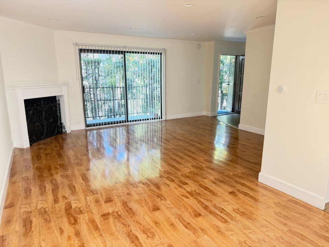 13203 Vanowen St - Photo 4 of 9