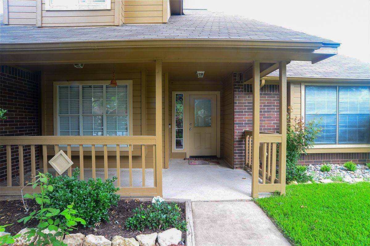 2405 Raintree Path - Photo 4 of 24