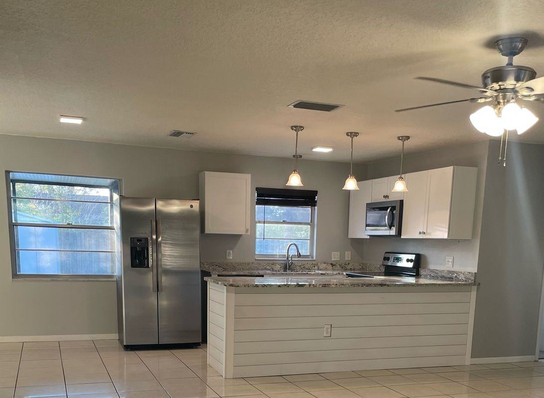 1008 York Ct - Photo 4 of 9