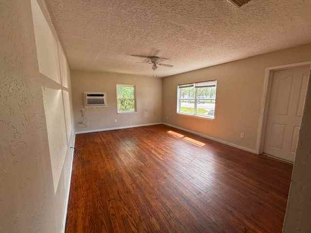 1901 N Kepler Rd - Photo 2 of 7