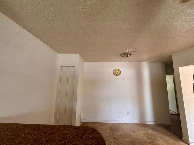 1901 N Kepler Rd - Photo 4 of 7