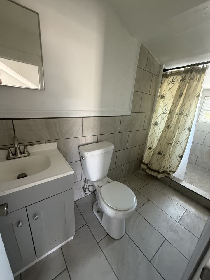 19 South Hollywood Avenue #4 - Photo 3 of 19