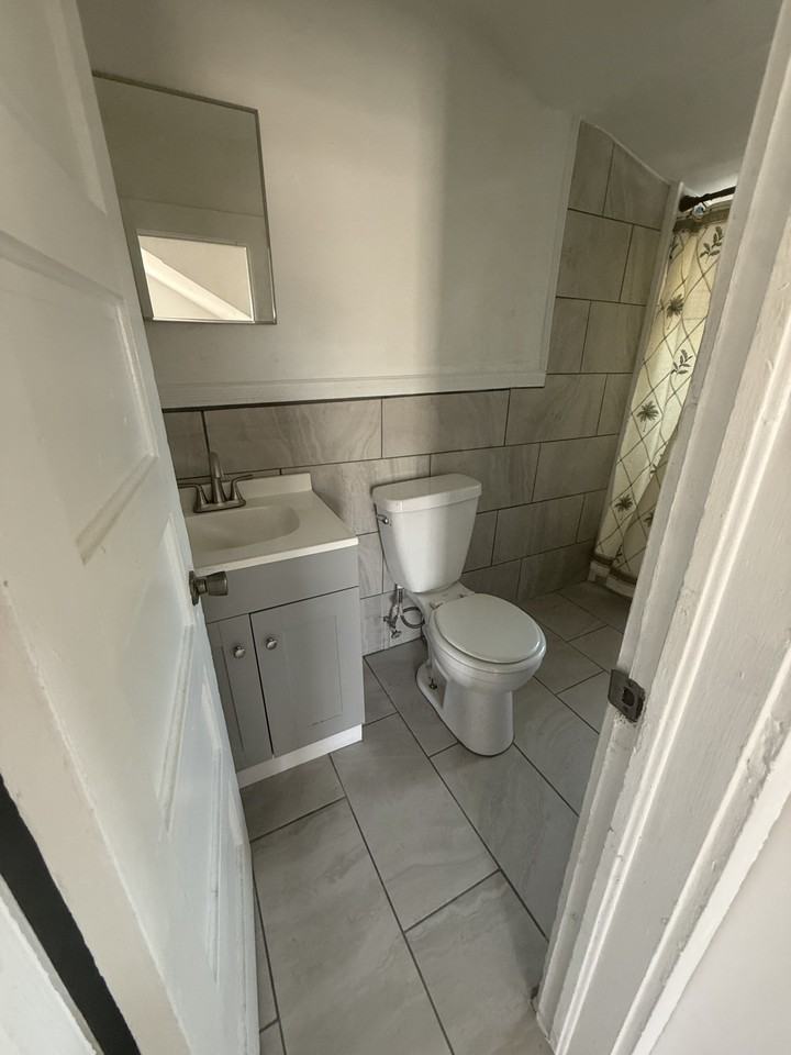 19 South Hollywood Avenue #4 - Photo 4 of 19