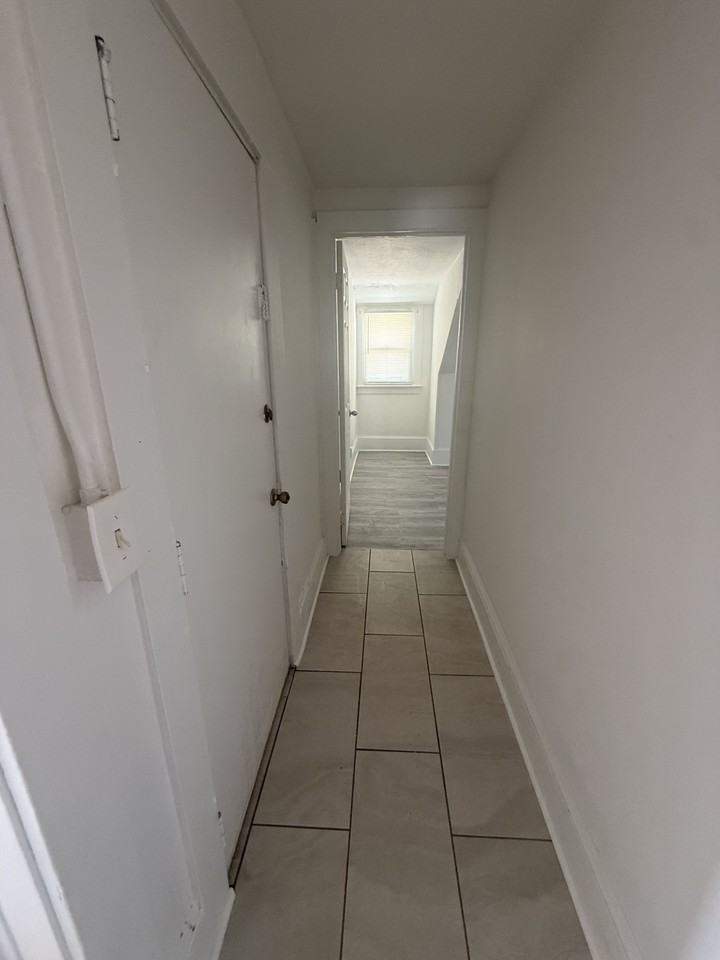 19 South Hollywood Avenue #4 - Photo 5 of 19