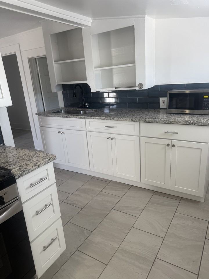 19 South Hollywood Avenue #4 - Photo 2 of 19