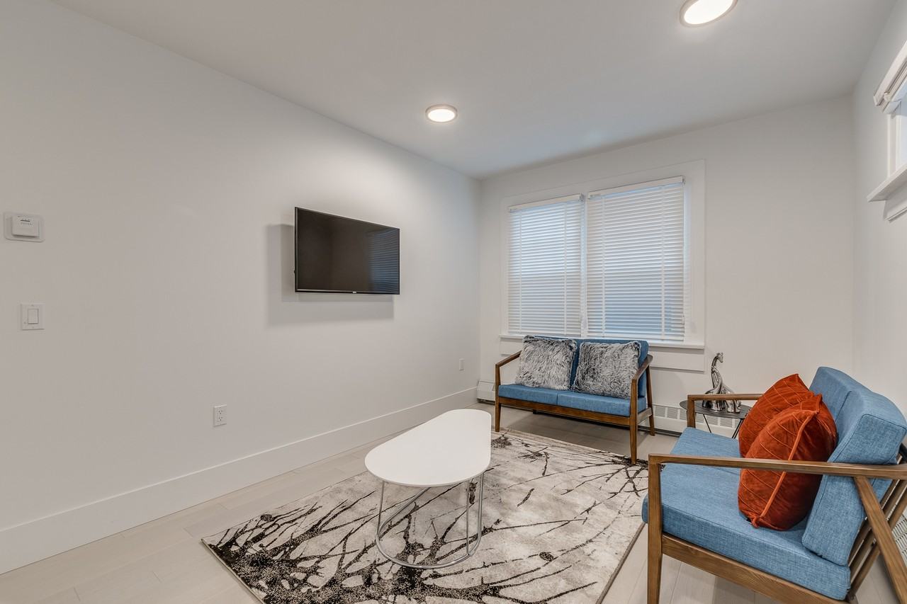 1425 Haro Street - Photo 2