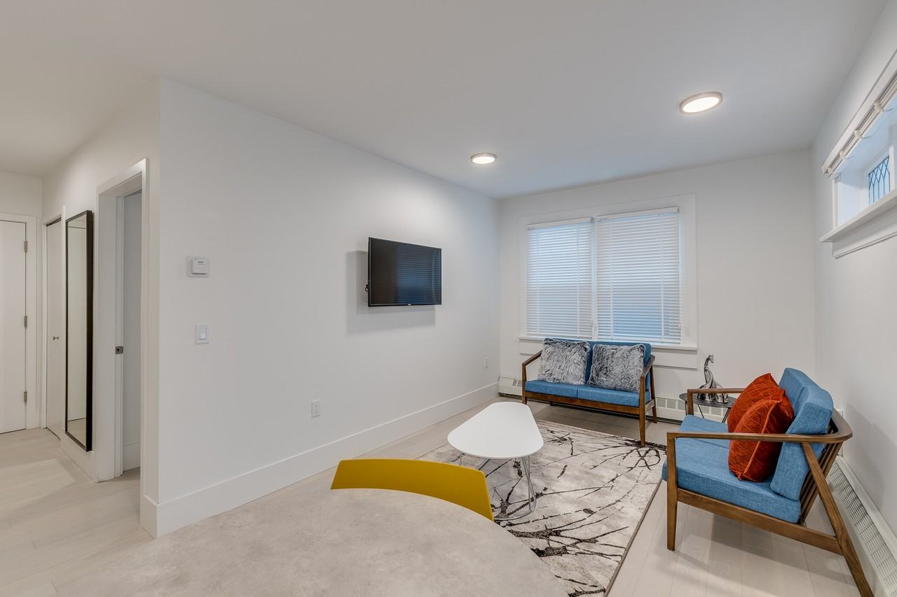 1425 Haro Street - Photo 4