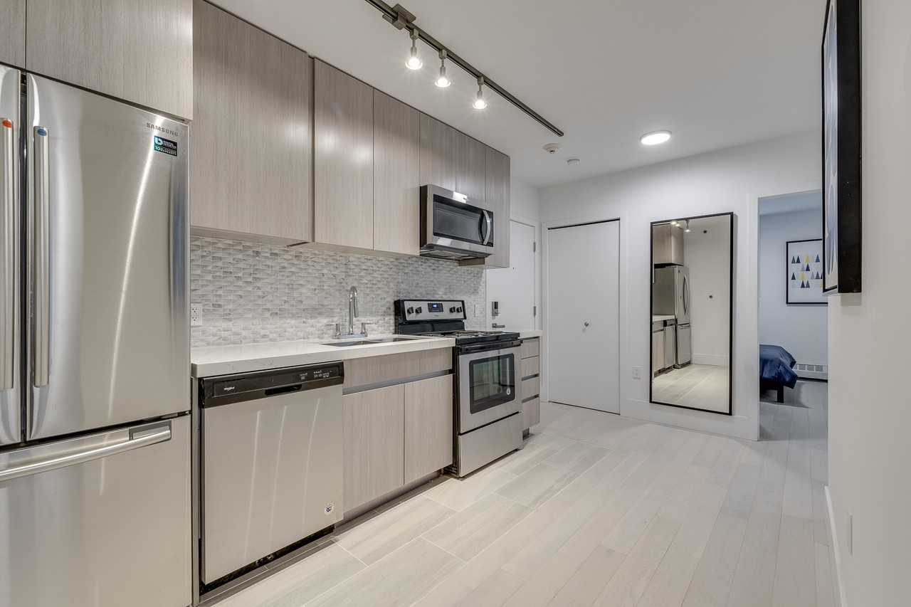 1425 Haro Street - Photo 9