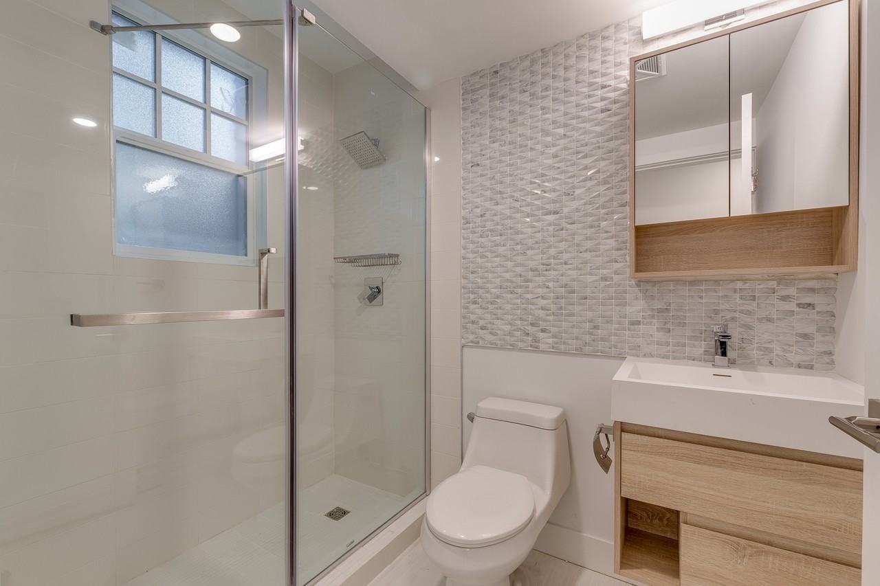 1425 Haro Street - Photo 17