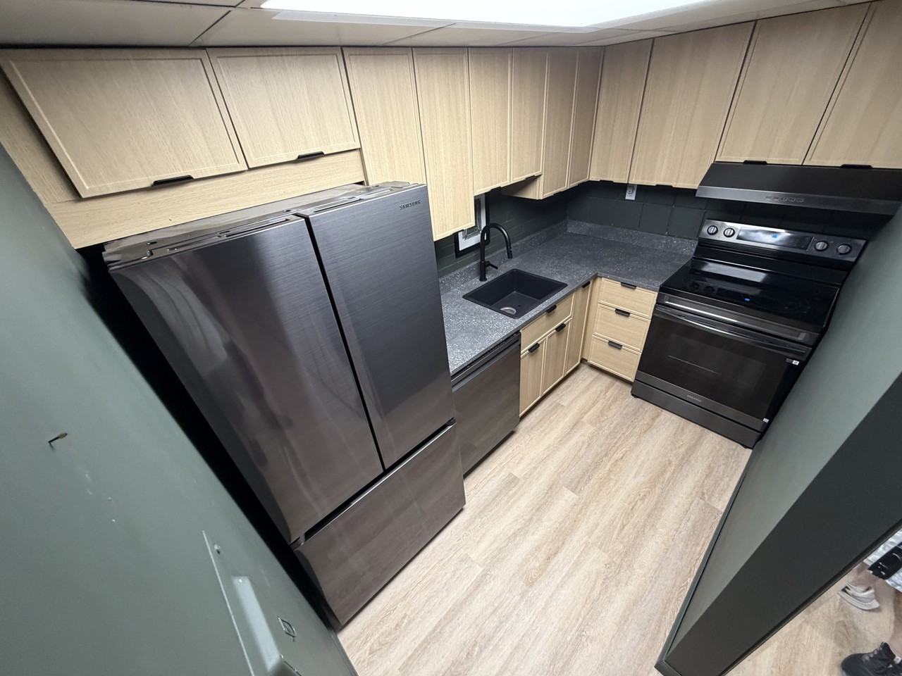 446 Hoodridge Drive #LT2 - Photo 3 of 30