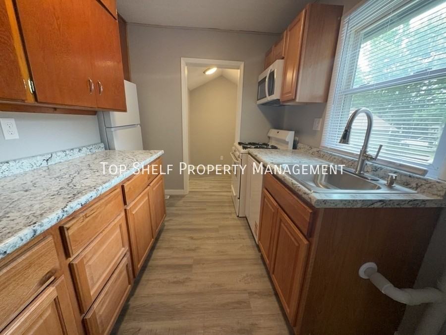 3632 Cambridge St - Photo 2 of 9