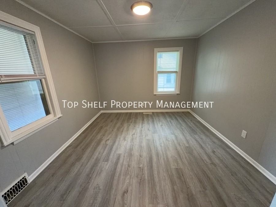 3632 Cambridge St - Photo 4 of 9