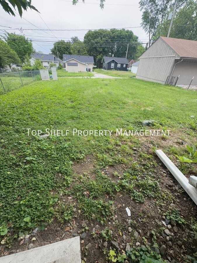 3632 Cambridge St - Photo 7 of 9