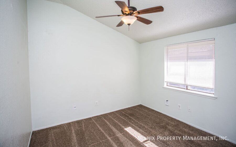 128 N Troy Ave #B - Photo 4 of 5