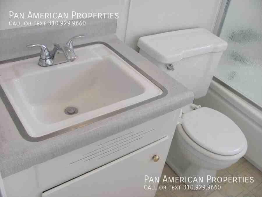 3523 W Mungall Dr #1 - Photo 5 of 9