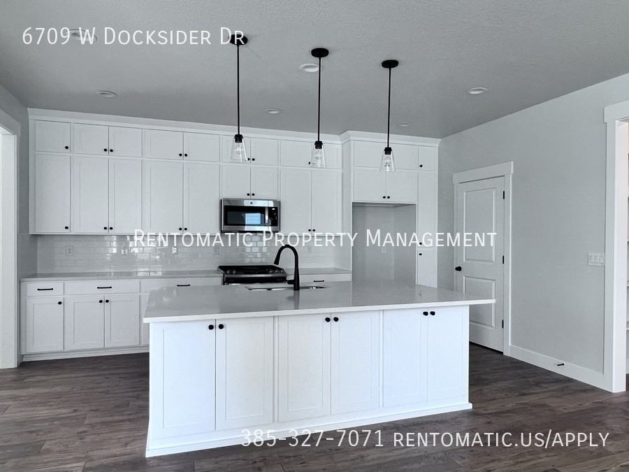 6709 W Docksider Dr - Photo 3 of 15