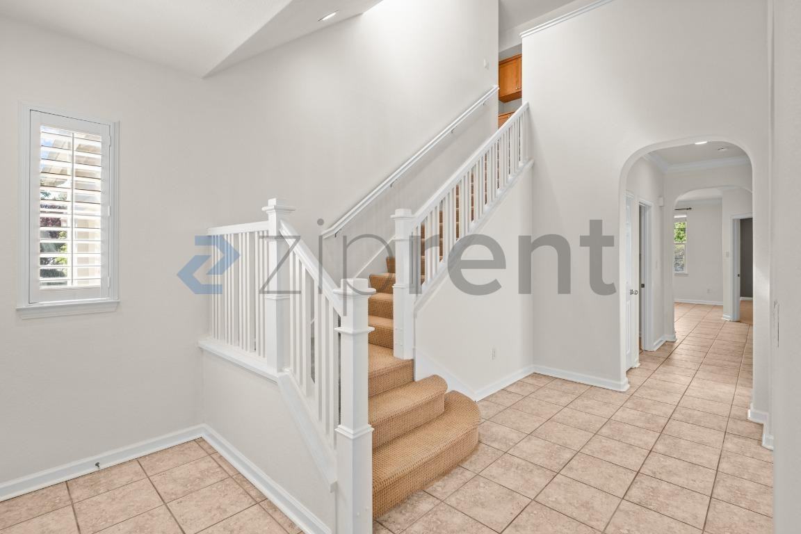 4277 Bromley Ct - Photo 7 of 41