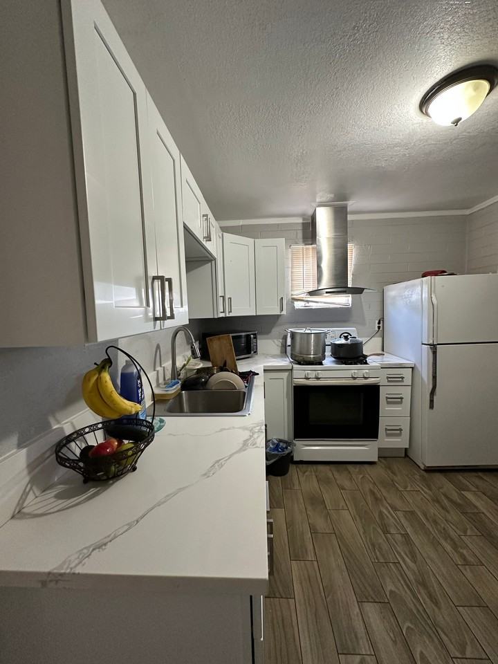 2938 W Coronado Rd #2 - Photo 6 of 7