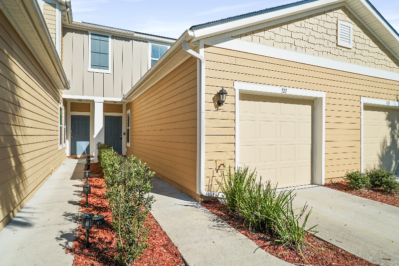 727 Servia Dr - Photo 4 of 23