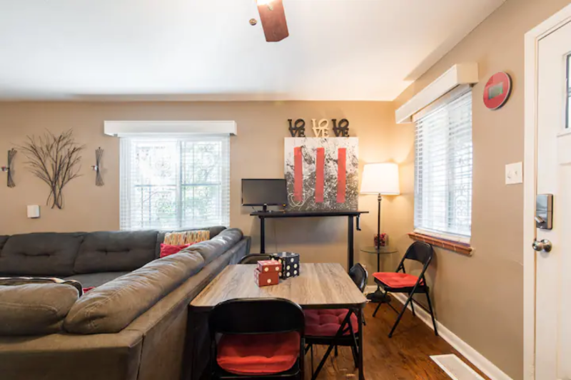 1300 Perry St - Photo 7 of 50