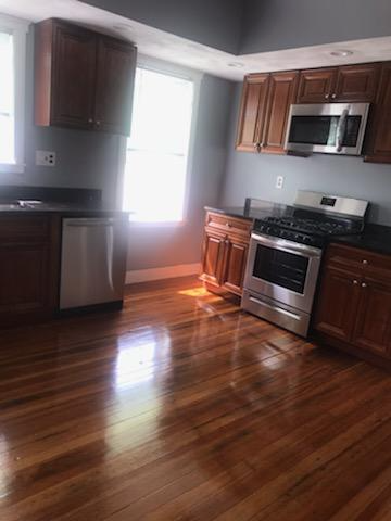 35 Greenwood St #3 - Photo 2 of 18