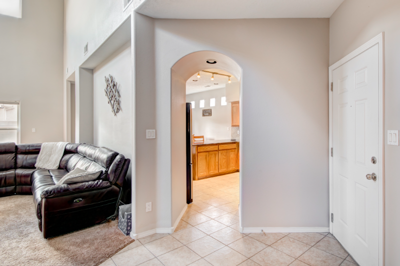 1316 Bernardo Ct Ne - Photo 4 of 32
