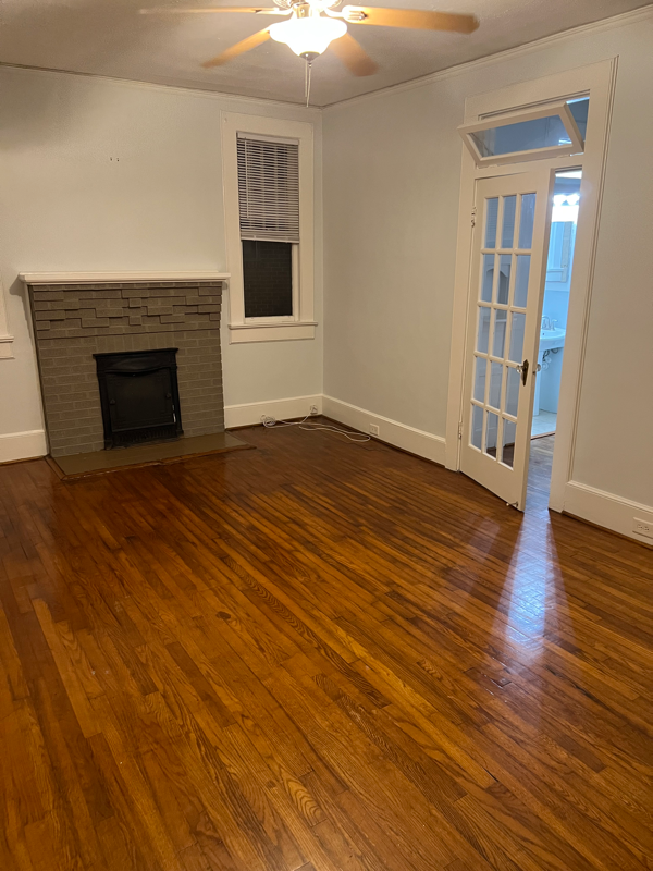 1404 Victoria St - Photo 4 of 9