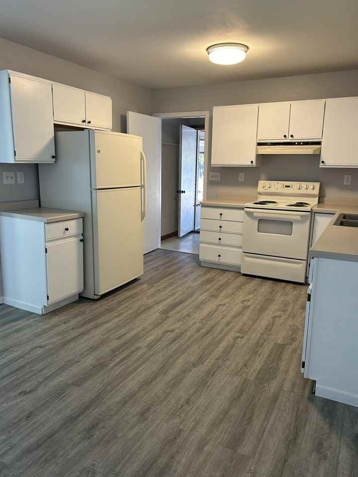 123 Michigan Ave - Photo 3 of 8