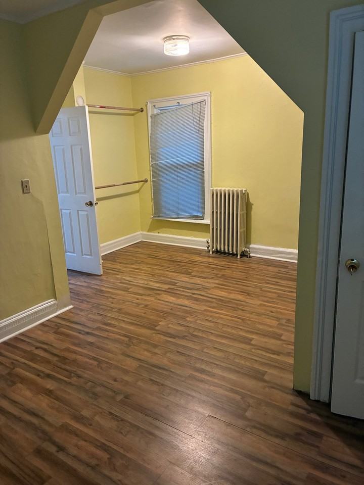 103 Grand St #1 - Photo 6 of 11