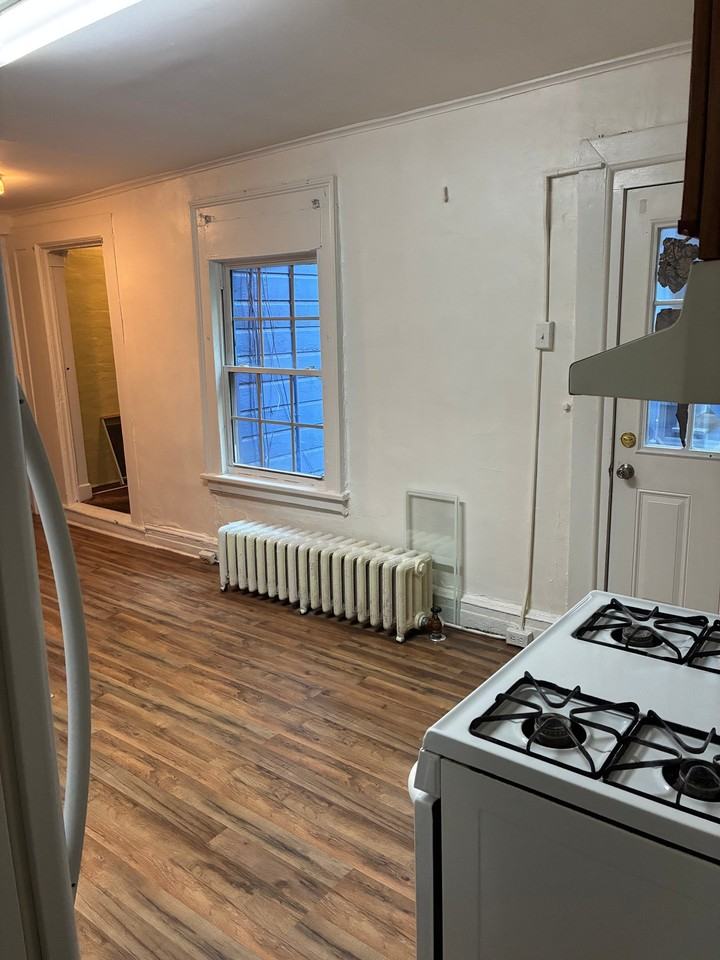103 Grand St #1 - Photo 7 of 11