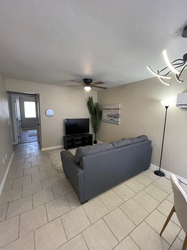 222 N Hoke St #4 - Photo 2 of 11