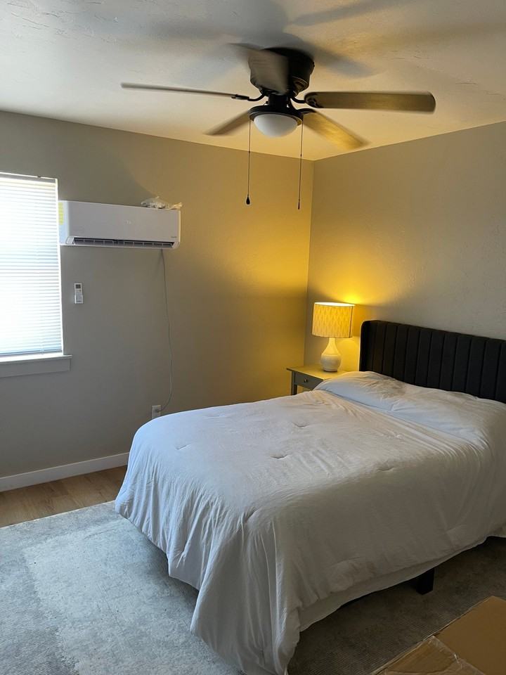 222 N Hoke St #4 - Photo 7 of 11