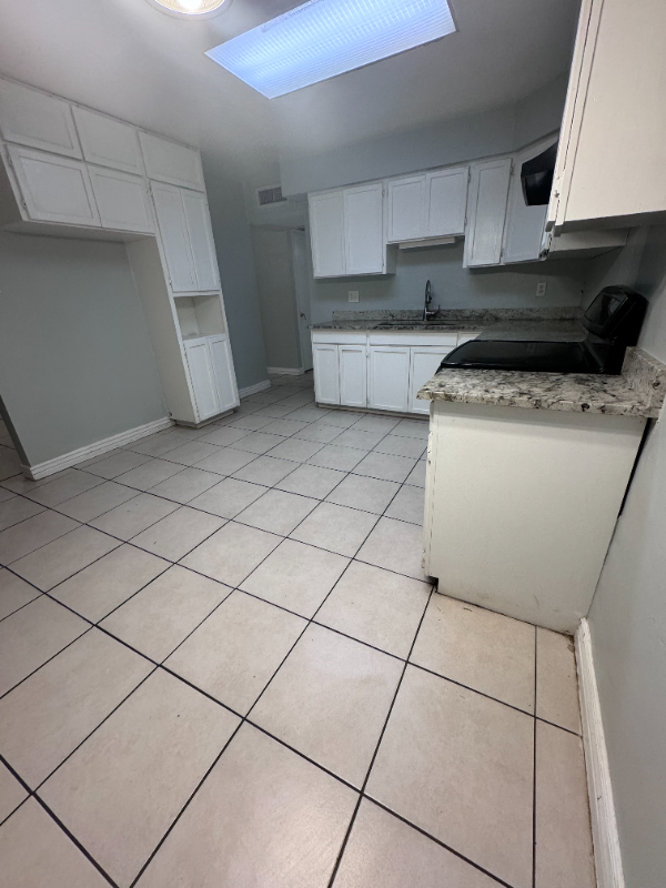 6144 N 35th Dr - Photo 2 of 6