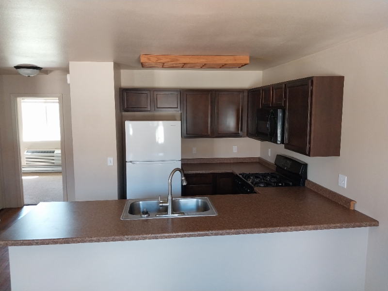 209 4th St Sw #C - Photo 2 of 9